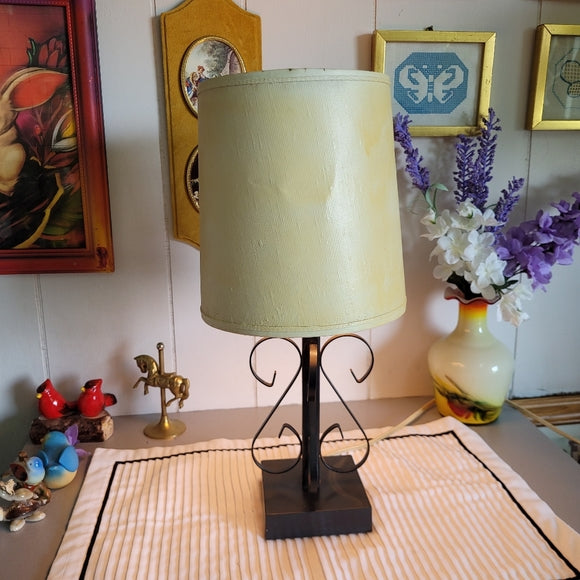 Vintage Wire Base Table Lamp